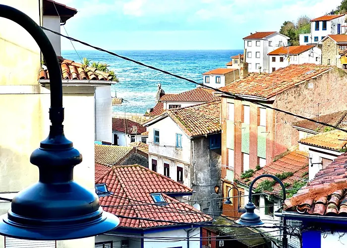 Mirada Al Mar Cudillero